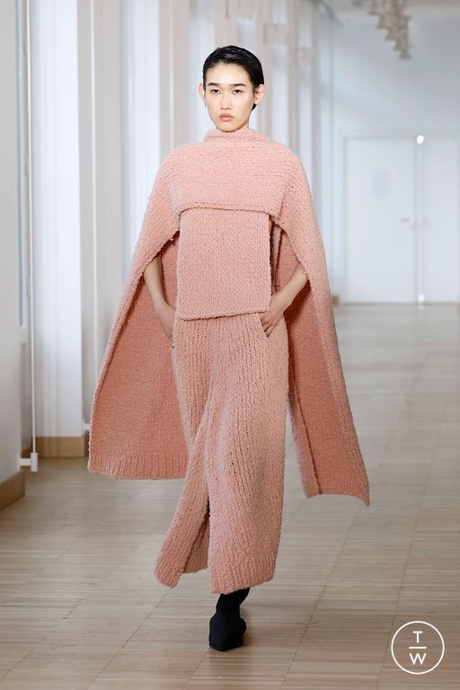 FW25 Christian Wijnants Look 37