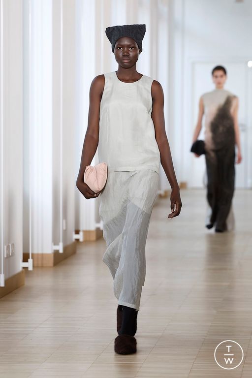 FW25 Christian Wijnants Look 39