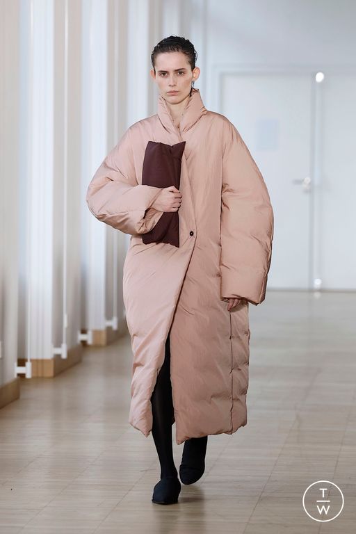 FW25 Christian Wijnants Look 45