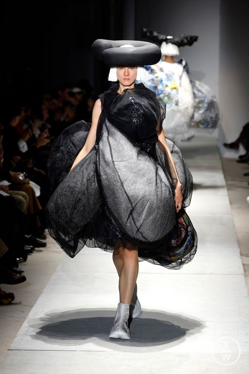 Spring-Summer 2025 Comme des Garçons Look 5