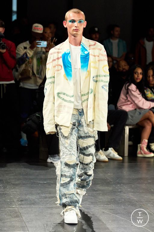 SS23 Who Decides War Look 34