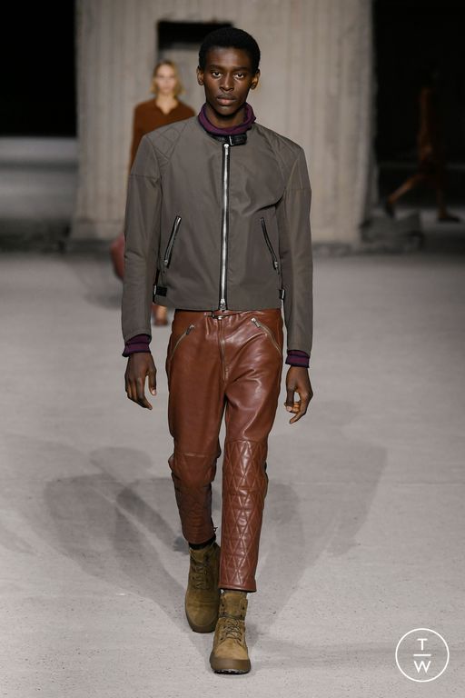 SS23 Tod's Look 42