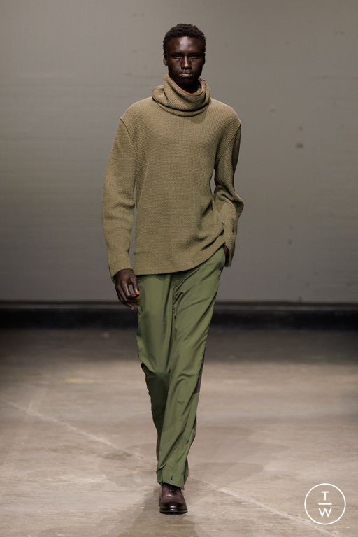 Spring-Summer 2025 DERRICK Look 13