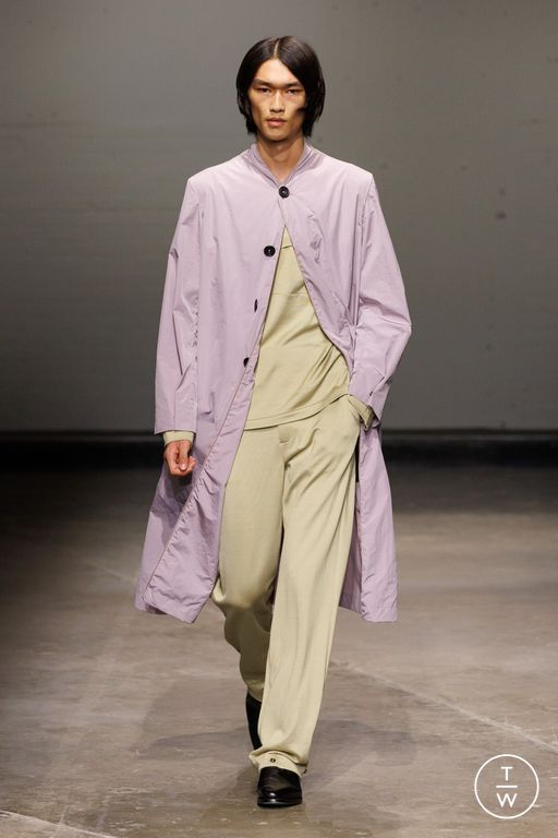 Spring-Summer 2025 DERRICK Look 16