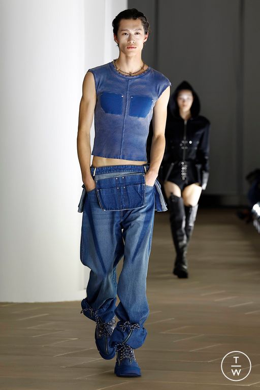 Shanina-Shaik-Louis-Vuitton-Monogram-Keepall-Bag