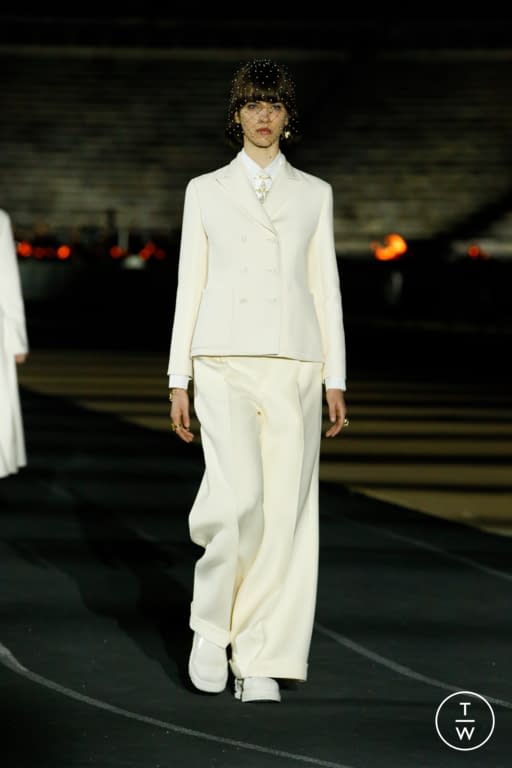 RE22 Christian Dior Look 19