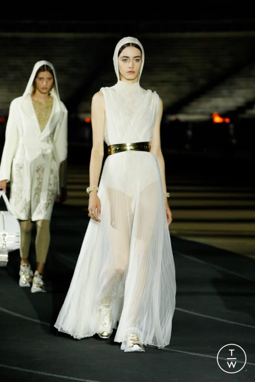 RE22 Christian Dior Look 75
