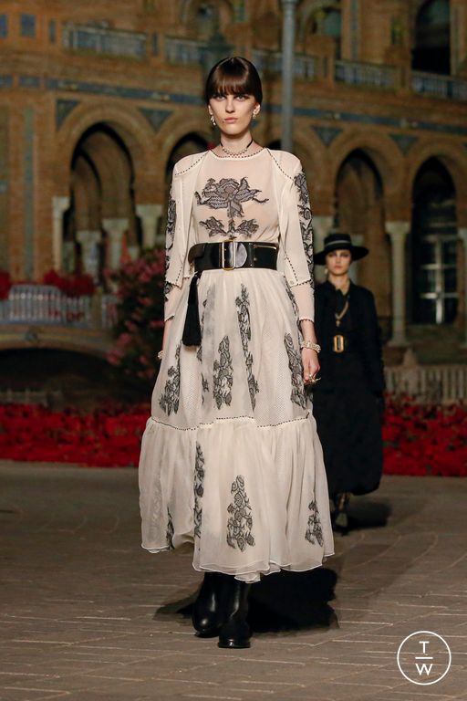 RE23 Christian Dior Look 15