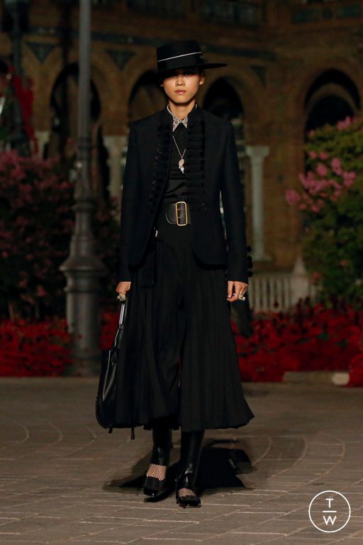 RE23 Christian Dior Look 21