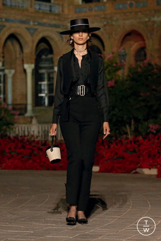 RE23 Christian Dior Look 28