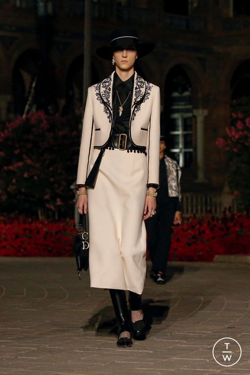 RE23 Christian Dior Look 4