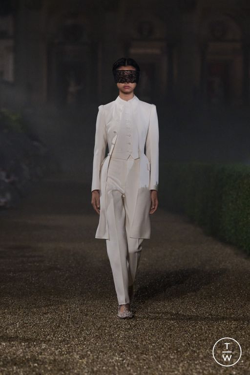 RS 26 Dior Look 3