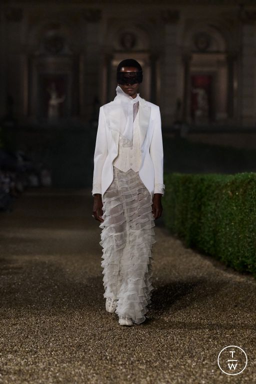 RS 26 Dior Look 18