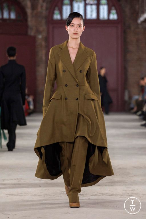 FW26 Diotima Look 18