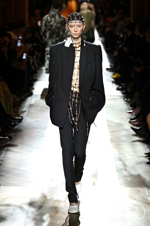 FW25 Dries Van Noten Look 30