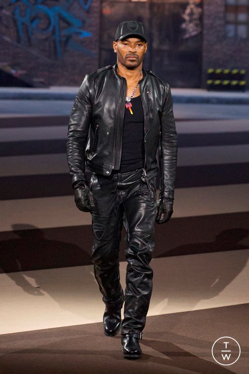 FW25 Dsquared2 Look 2