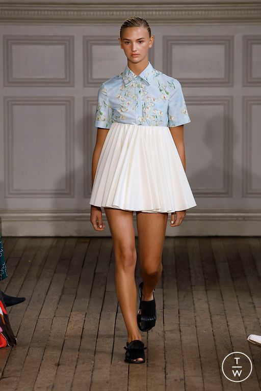 Spring-Summer 2025 Emilia Wickstead Look 17