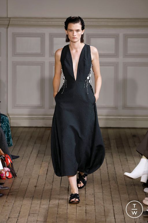 Spring-Summer 2025 Emilia Wickstead Look 33