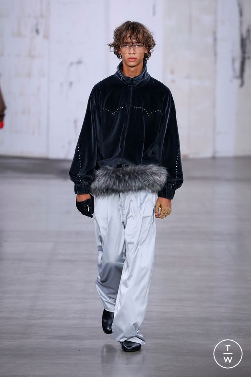 Spring/Summer 2025 Fashion East Look 33
