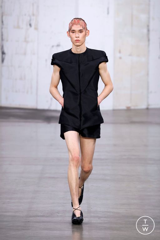 SS25 Fashion East Look 21