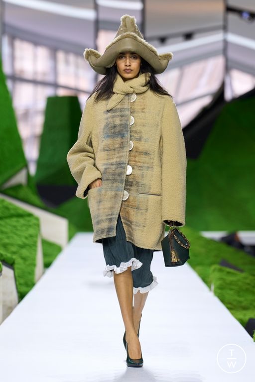 FW26 Louis Vuitton Look 32