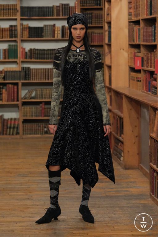 FW24 Anna Sui Look 31