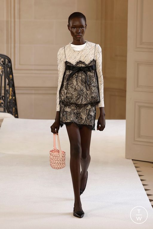 FW25 Giambattista Valli Look 4