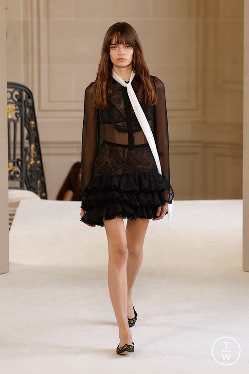 FW25 Giambattista Valli Look 10