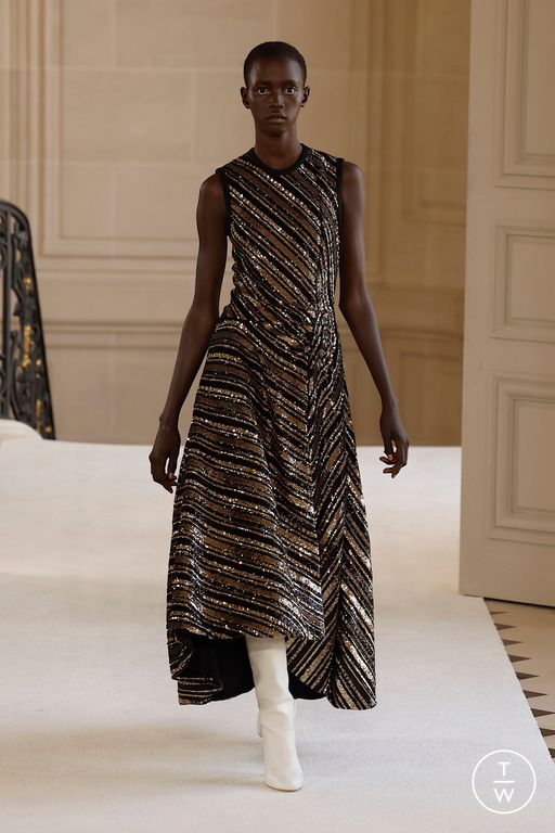 FW25 Giambattista Valli Look 19