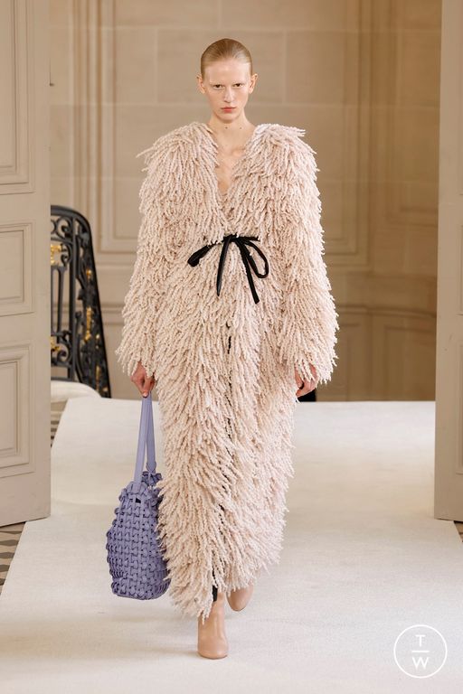 FW25 Giambattista Valli Look 28