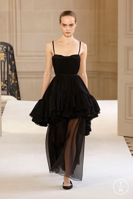 FW25 Giambattista Valli Look 33