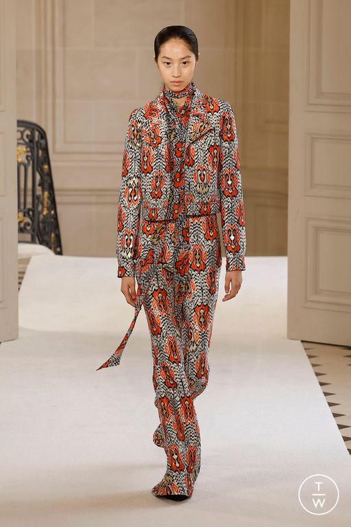 FW25 Giambattista Valli Look 34