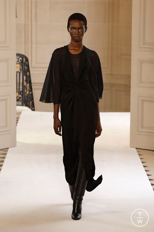 FW25 Giambattista Valli Look 35