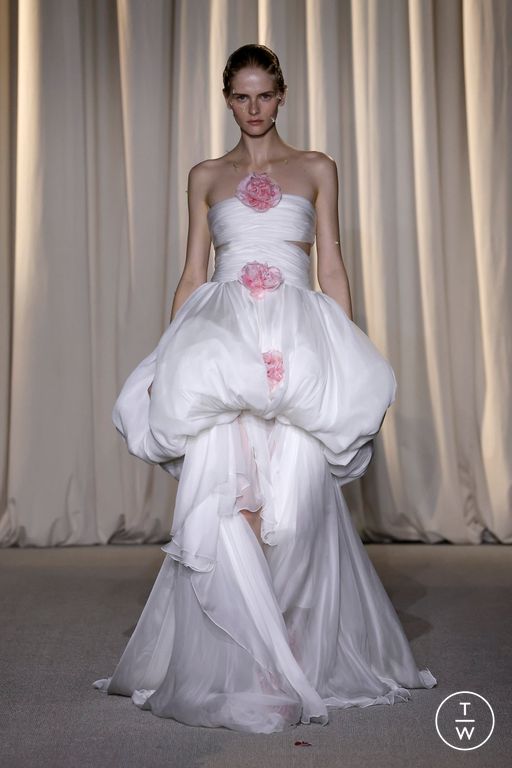 FW24 Giambattista Valli Look 13