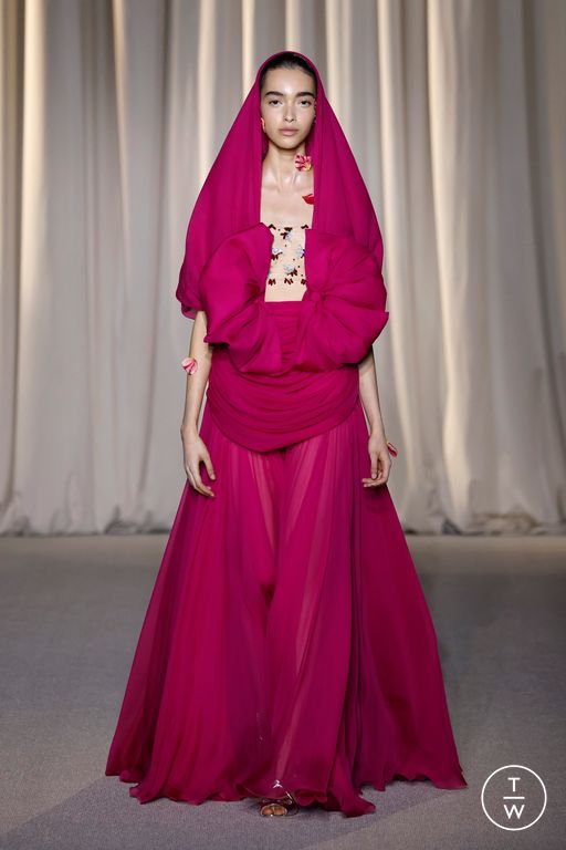FW24 Giambattista Valli Look 16