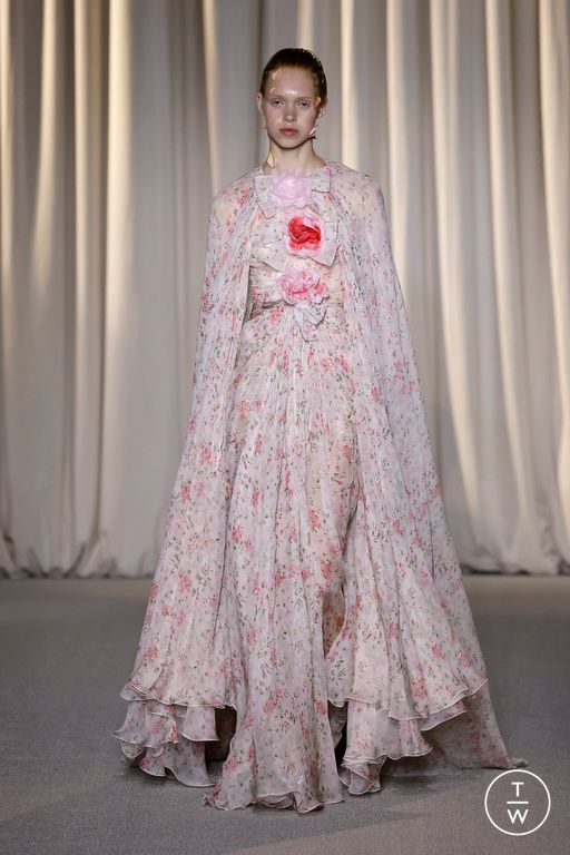 FW24 Giambattista Valli Look 17