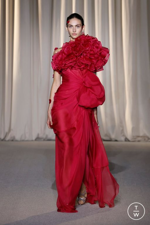 FW24 Giambattista Valli Look 25