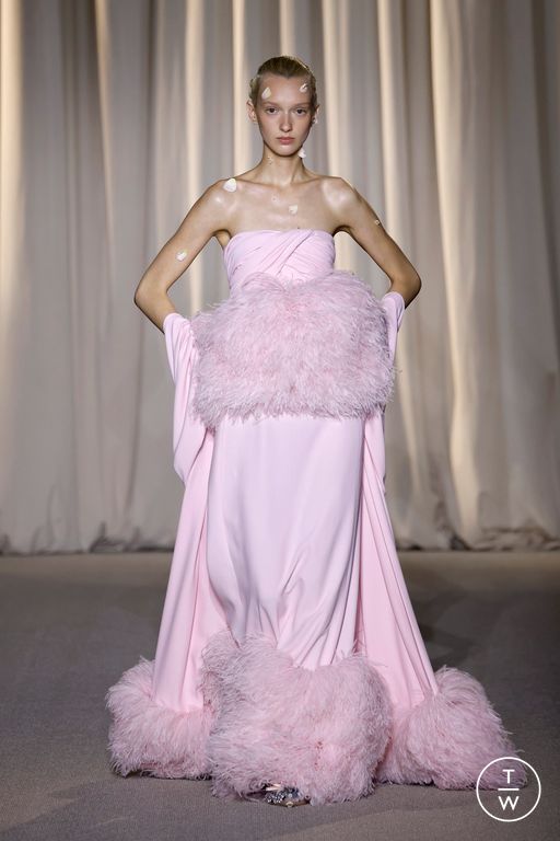 FW24 Giambattista Valli Look 28