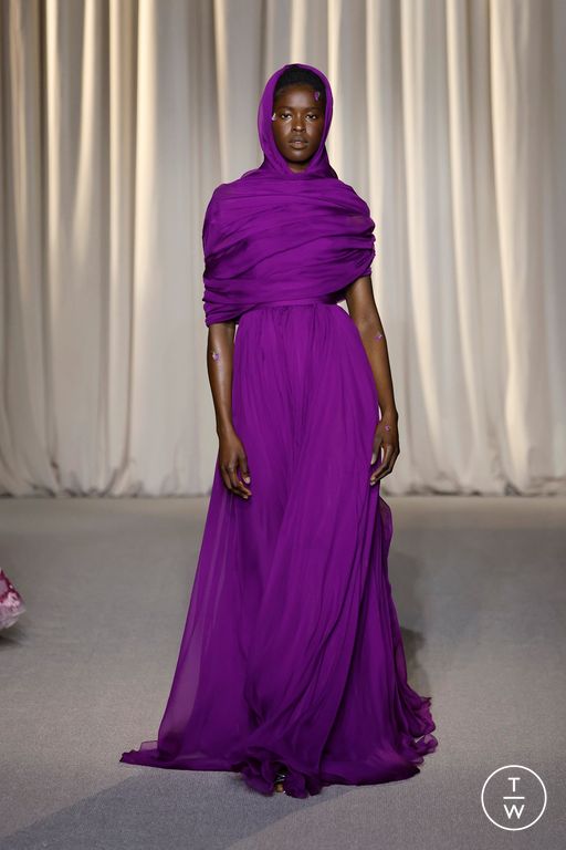FW24 Giambattista Valli Look 30
