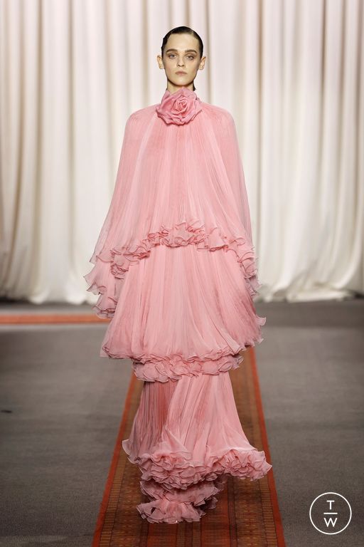 Spring-Summer 2025 Giambattista Valli Look 22