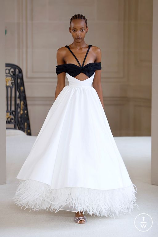 SS25 Giambattista Valli Look 16