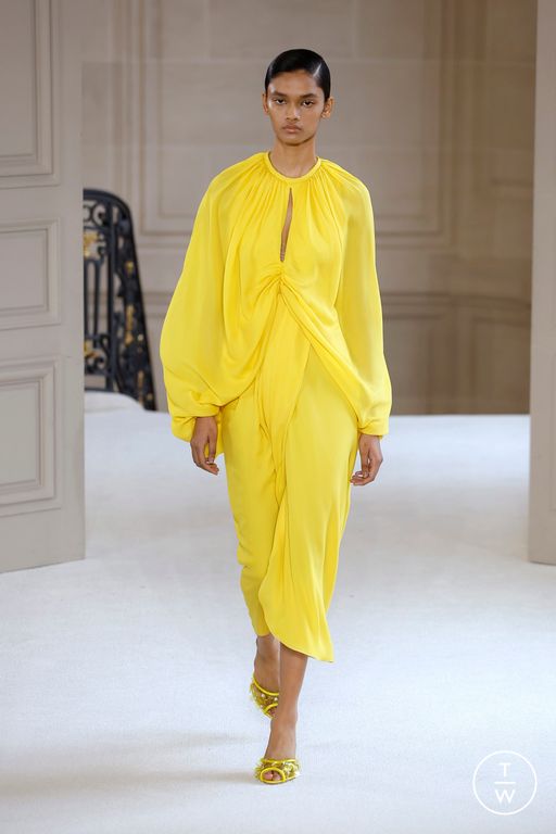 SS25 Giambattista Valli Look 33