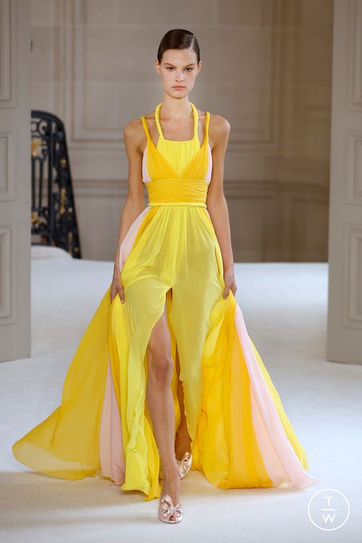 SS25 Giambattista Valli Look 48