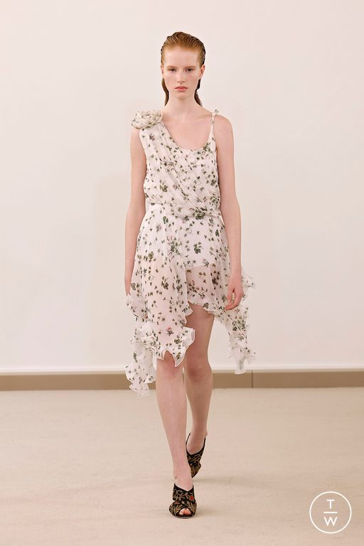SS26 Giambattista Valli Look 28