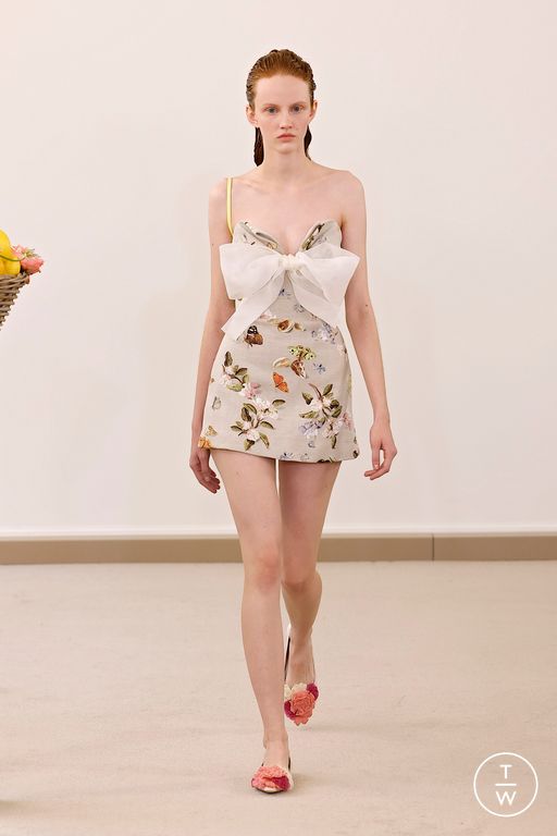 SS26 Giambattista Valli Look 30