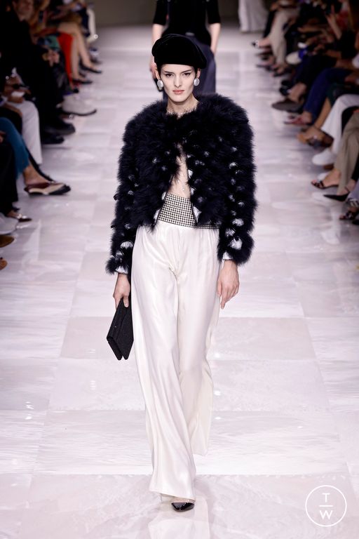 FW24 Giorgio Armani Privé Look 32
