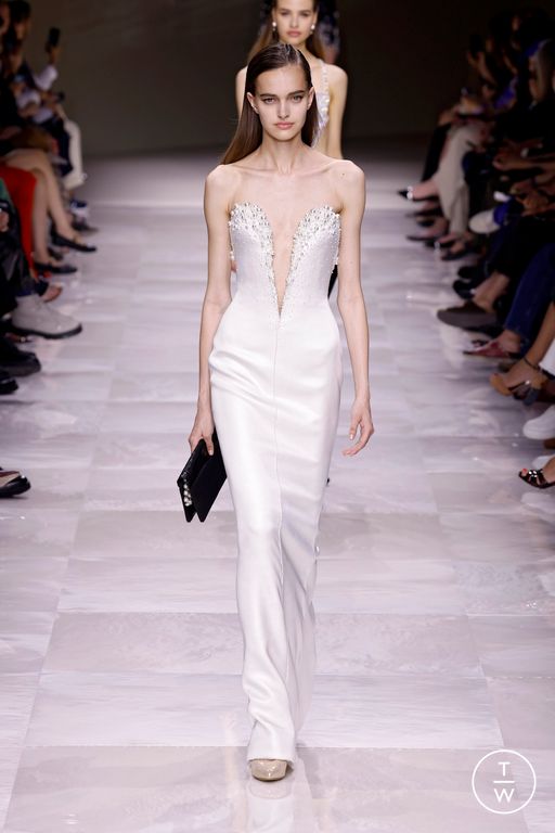 FW24 Giorgio Armani Privé Look 35