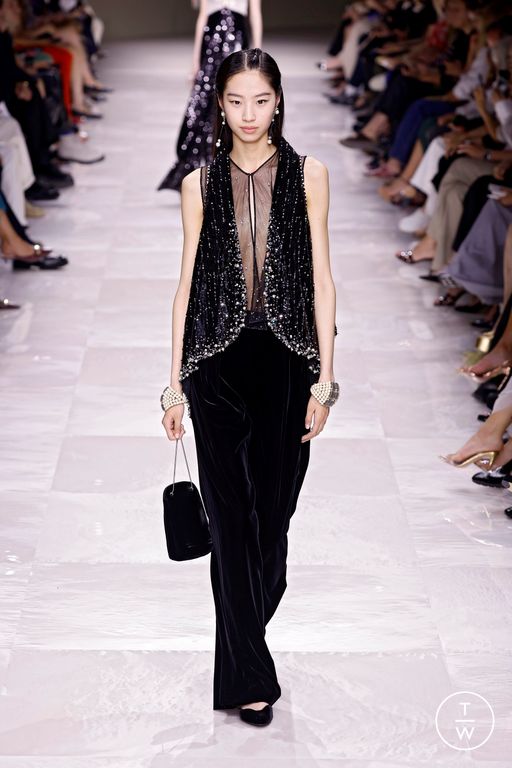 FW24 Giorgio Armani Privé Look 46