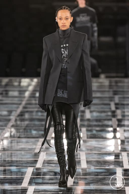 FW22 Givenchy Look 1