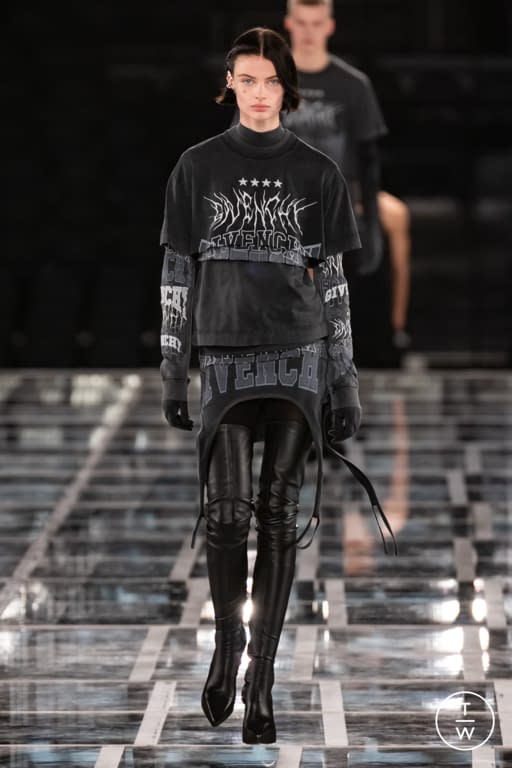 FW22 Givenchy Look 2